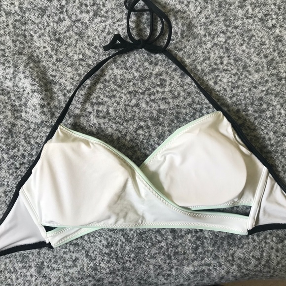 VS PINK Wrap Bikini Top - Picture 3 of 4